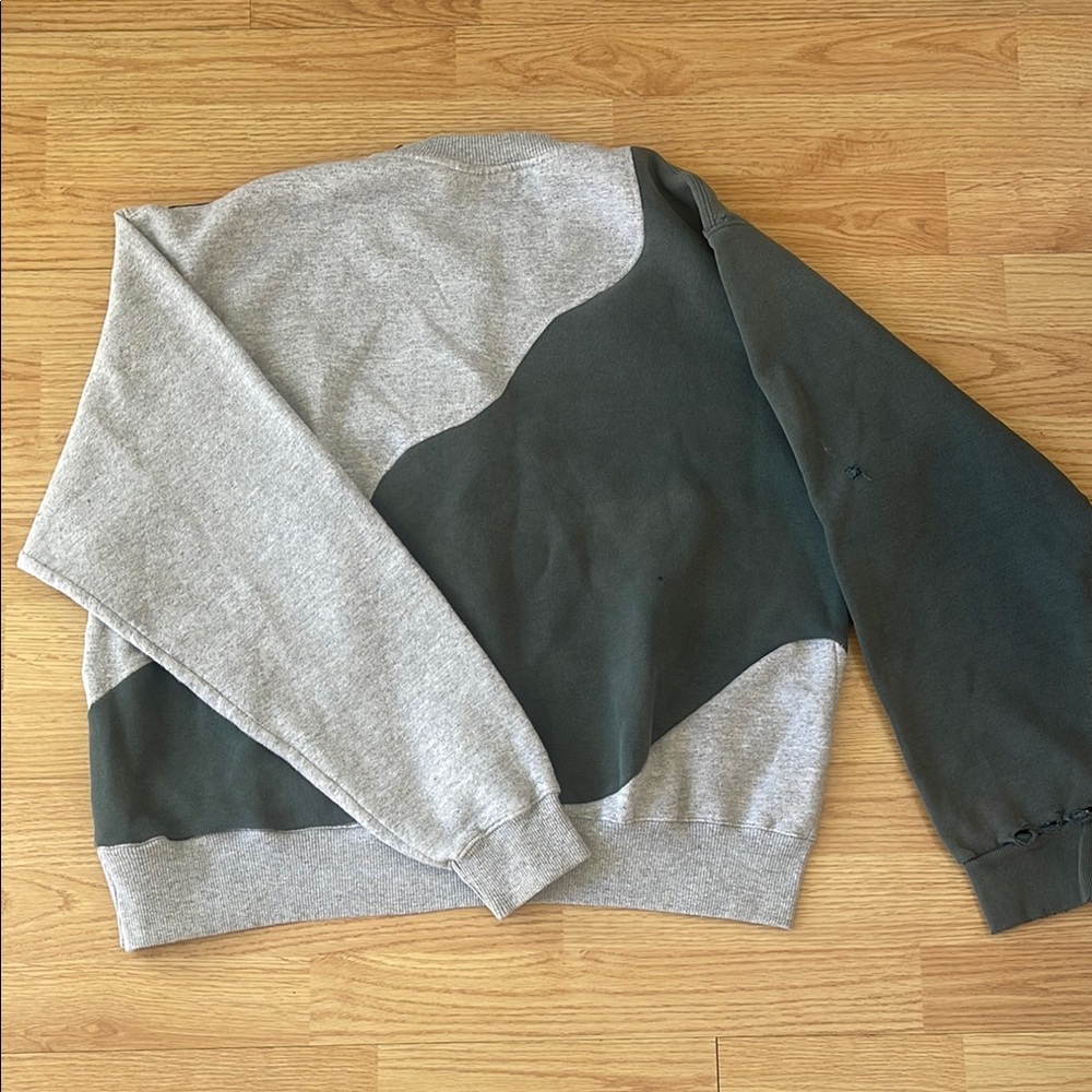 VTG Champion Reworked Sweater - Picture 5 of 5
